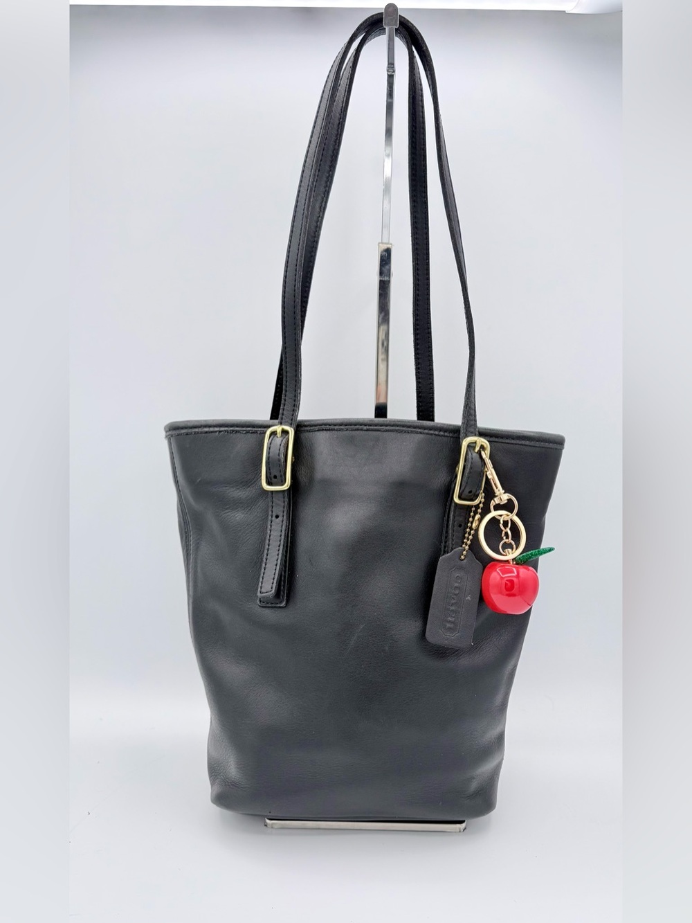 Title: Vintage Coach 9803 USA Bucket Tote Bag Black Glove Leather Gold + Charm